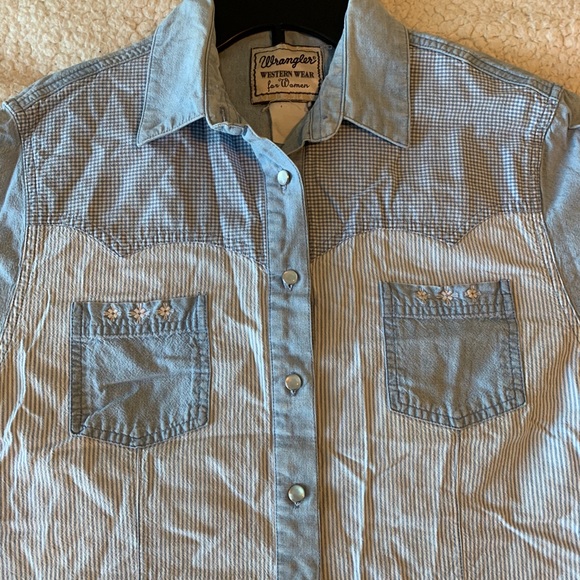 Vintage Wrangler Western Denim Button Down Shirt - Picture 9 of 14